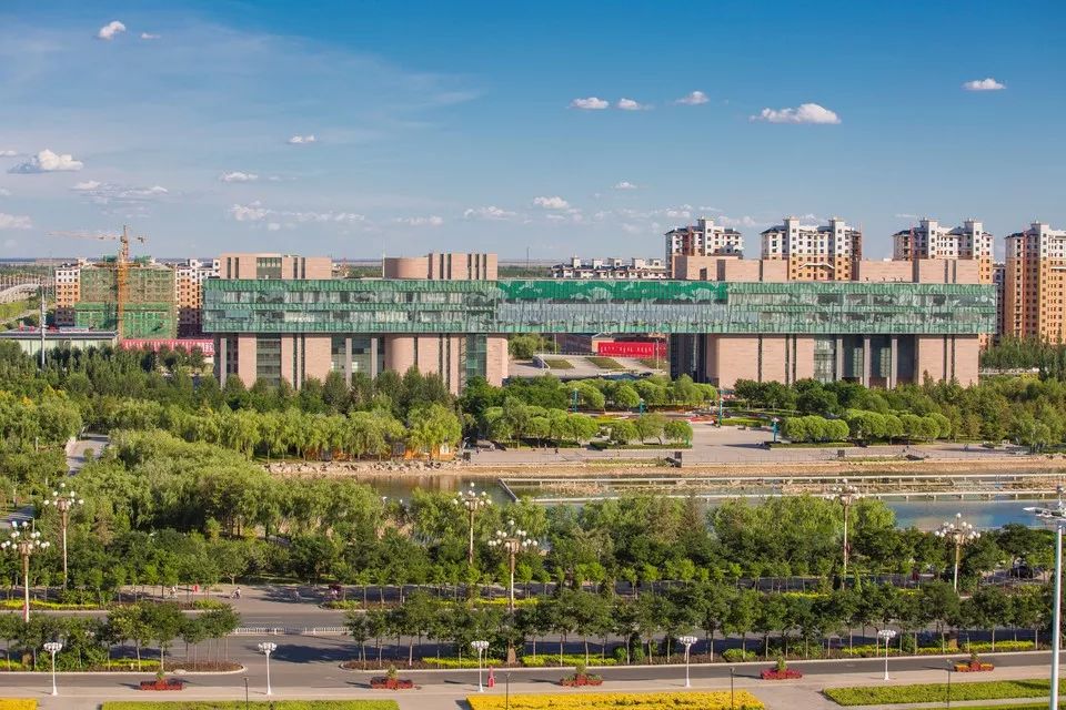 巴彦淖尔，友情与家的温暖的一天