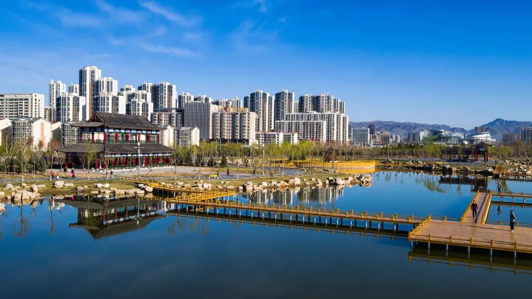 呼和浩特市庆祝活动，尊敬的领导与市民朋友们共襄盛举